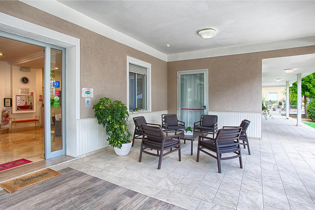 B&B Hotel Serenita Беллария-Иджеа-Марина Экстерьер фото
